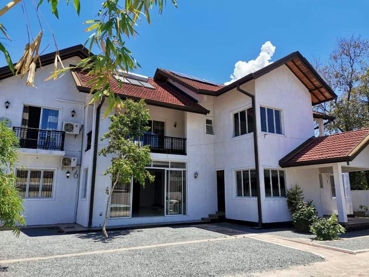 Aradhana Airport Transit Hotel Katunayake Exterior photo