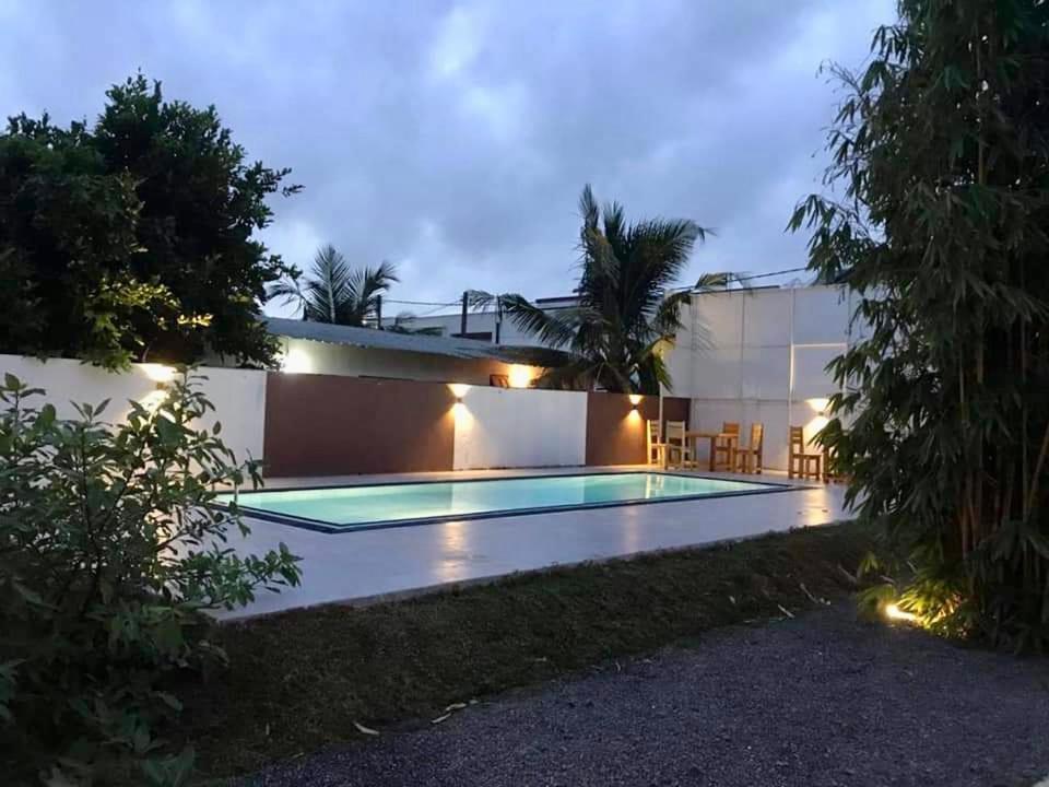 Aradhana Airport Transit Hotel Katunayake Exterior photo