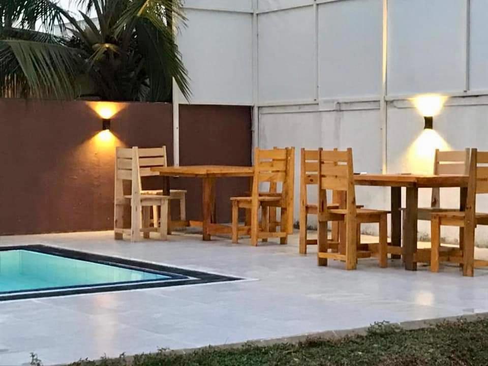 Aradhana Airport Transit Hotel Katunayake Exterior photo