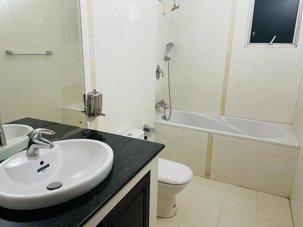 Aradhana Airport Transit Hotel Katunayake Exterior photo