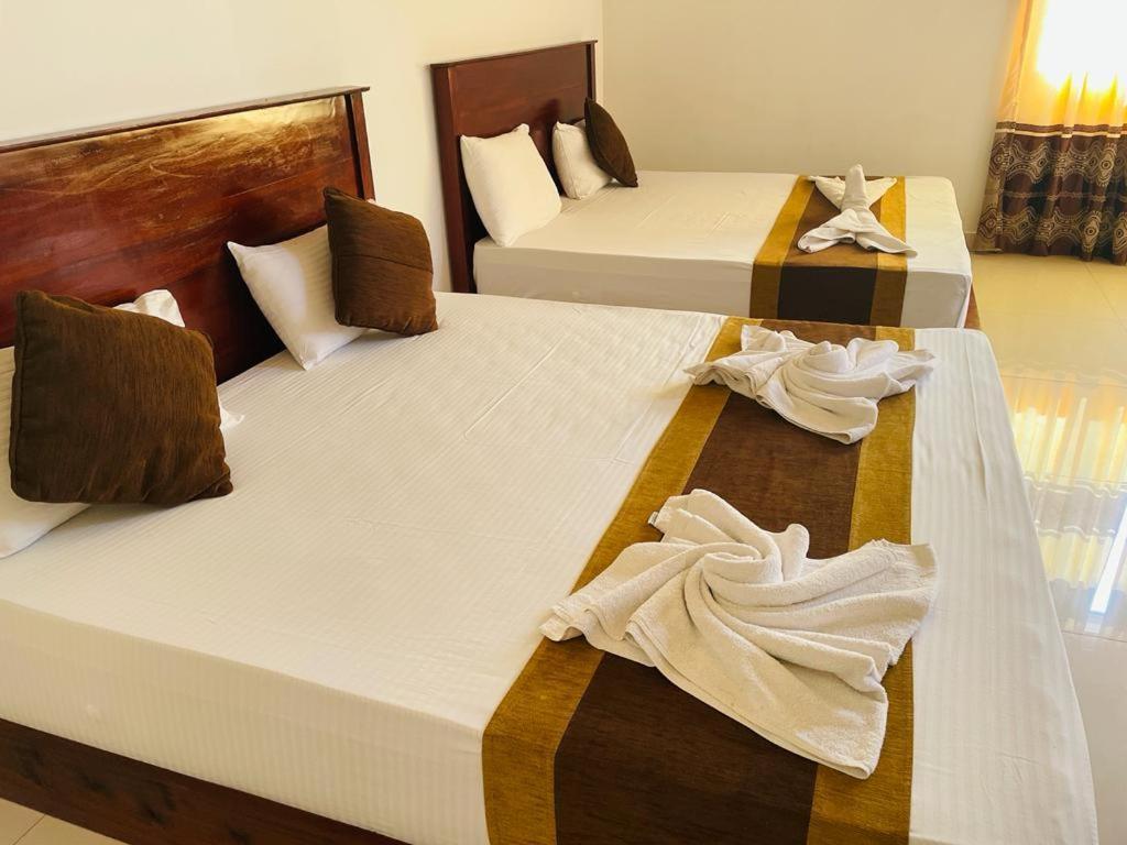 Aradhana Airport Transit Hotel Katunayake Exterior photo