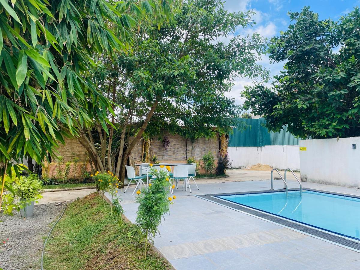Aradhana Airport Transit Hotel Katunayake Exterior photo